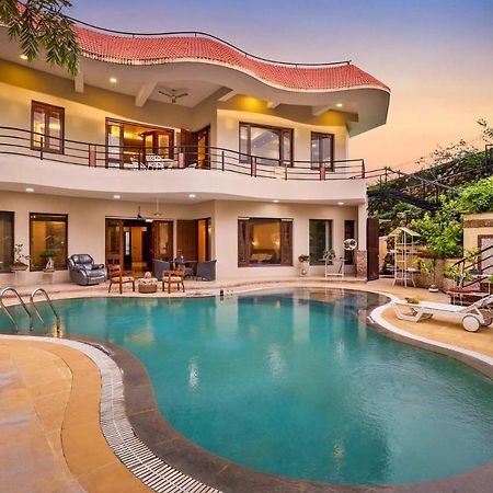 Stayvista'S Prakriti Farms With Outdoor Pool, Complimentary Breakfast And Hi-Tea Udaipur Exterior photo