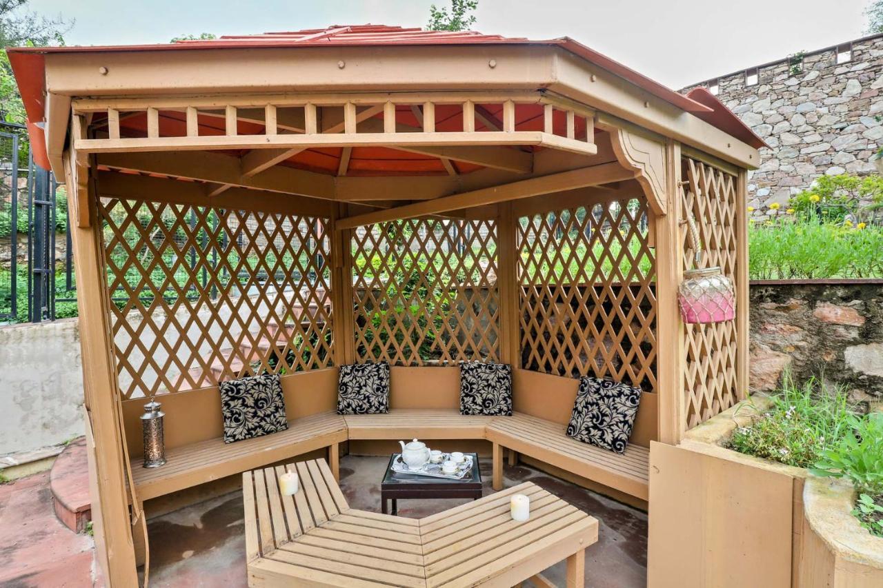 Stayvista'S Prakriti Farms With Outdoor Pool, Complimentary Breakfast And Hi-Tea Udaipur Exterior photo