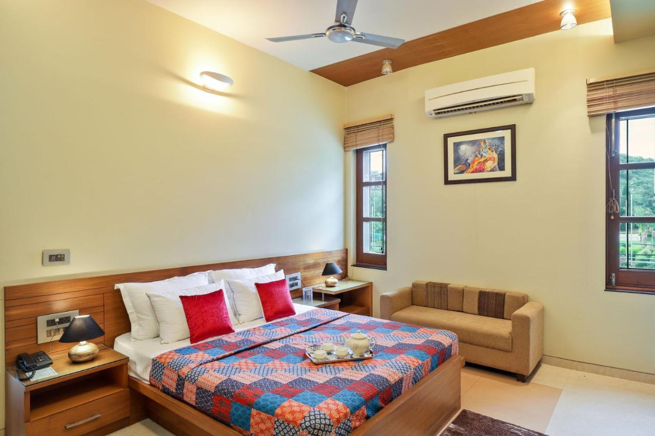 Stayvista'S Prakriti Farms With Outdoor Pool, Complimentary Breakfast And Hi-Tea Udaipur Exterior photo