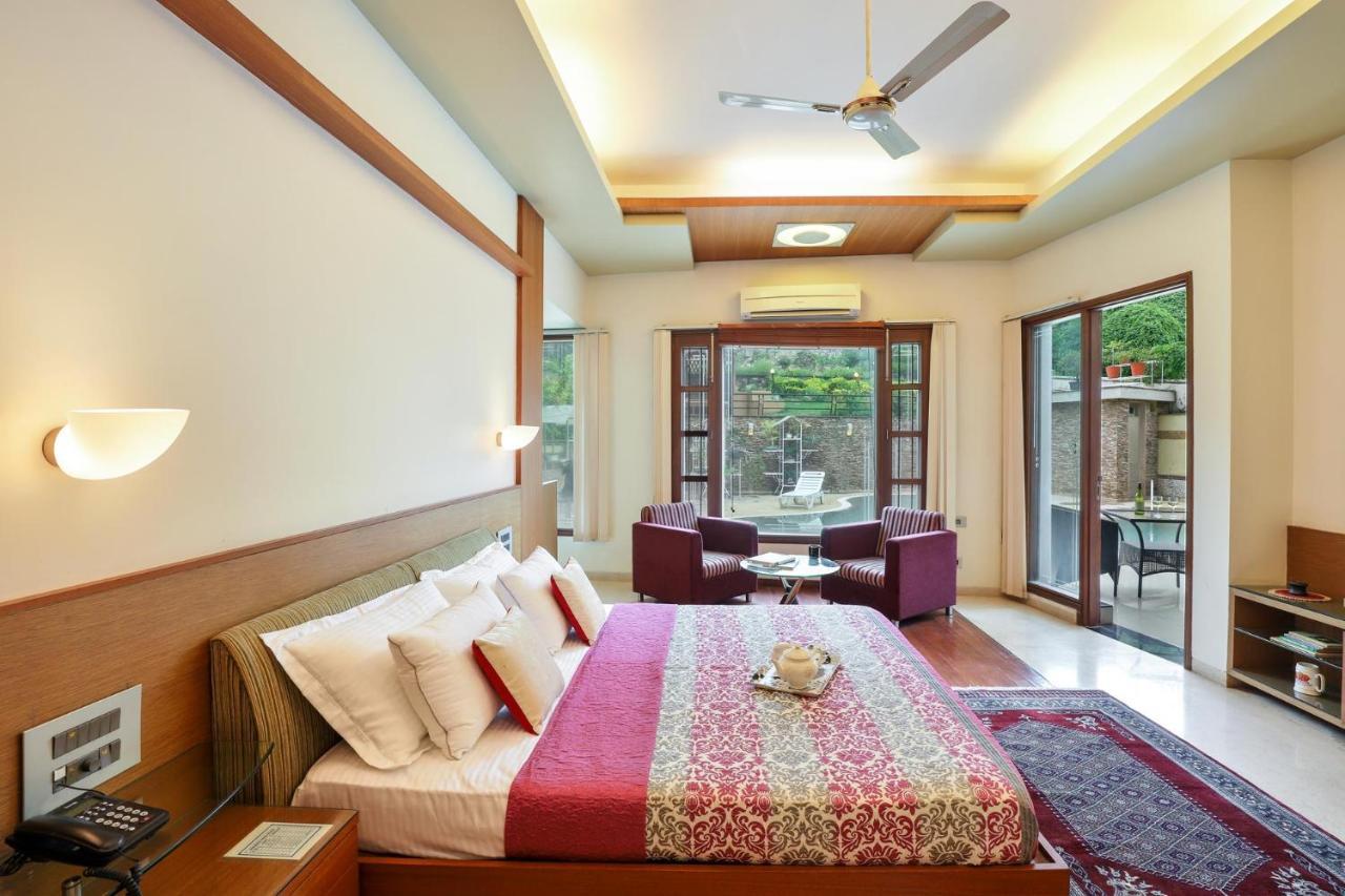 Stayvista'S Prakriti Farms With Outdoor Pool, Complimentary Breakfast And Hi-Tea Udaipur Exterior photo